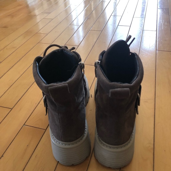 New Italian Suede Grey Lug Sole Boots - Picture 5 of 7